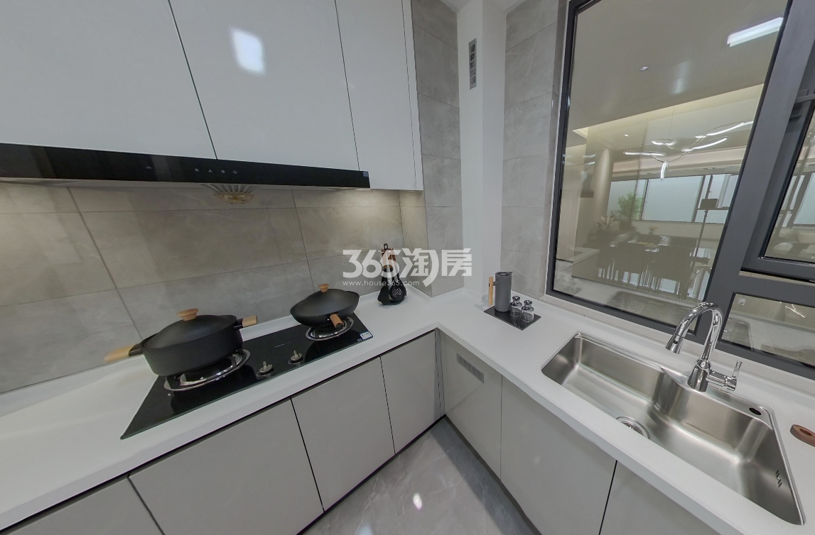 兴港和昌湖畔天樾143㎡户型样板间——厨房