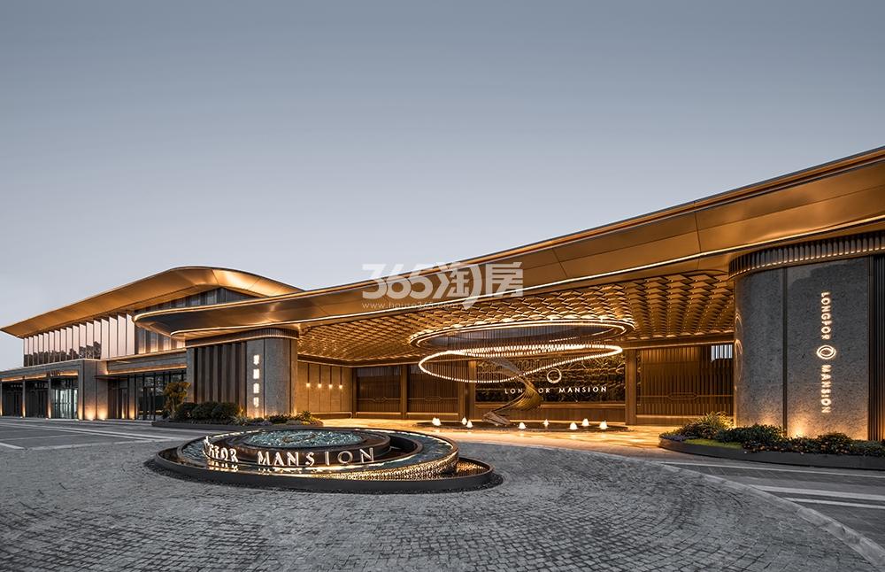 龙湖翠湖壹号大门实景图（2023.02.23）