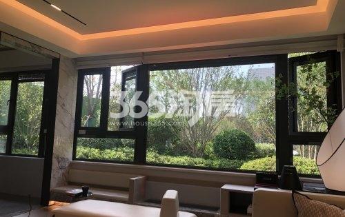 观山隐秀142㎡户型样板间阳台